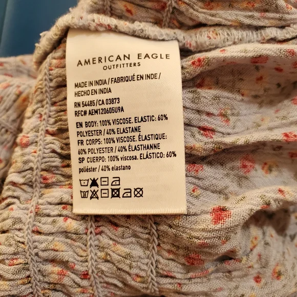 American Eagle Floral Blue Crop Top - Picture 6 of 8
